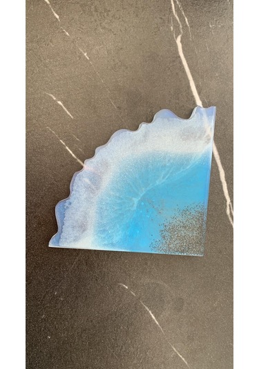 Deniz Mavi Tonlu Siyah Simli Üçgen Dalgalı Epoksi Bardak Altlığı Okyanus Mavisi