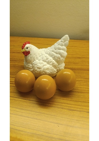 Dekoratif Tavuk Ve Yumurtalar Biblo Seti - Bereket Ve Bolluk Temalı Beyaz Tavuk Figürü 01