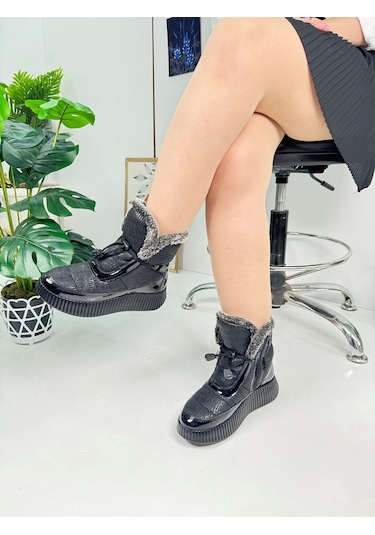 Günlük Kadın Kar Botu Kürklü Bağcıklı Fermuarlı Rugan Rahat Yüksek Kalın Tırtıklı Taban Bootie 77546 Siyah Rugan Günlük Kadın Kar Botu Kürklü Bağcıklı Fermuarlı Rugan Rahat Yüksek Kalın Tırtıklı Taban Bootie 77546 Siyah Rugan