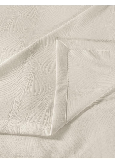 Yatak Örtüsü Alora Pastel Renkli, Yumuşak Ve Zarif Görünümlü Bej