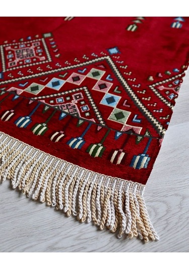 Çeyizlik Hediyelik Seccade Eşarp Tesbih Set Kilim Desenli Kadife Astarlı Seccade, Eşarp, Kristal Tesbih Özel Kutulu Lüks Hediye Seti Bordo