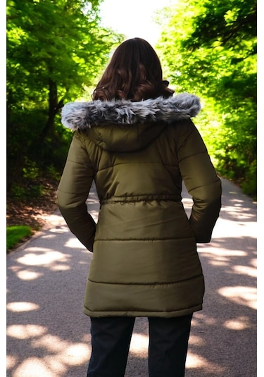Kışlık Orta Boy Kapüşonlu Kürklü Şişme Kadın Mont Haki