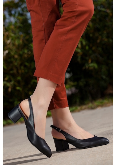 D725 Günlük Klasik Topuklu Kadın Ayakkabı Siyah