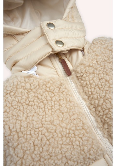 Erkek Çocuk Pelüş Detaylı Micro Yelek Bej 2421bb23008-4928 001