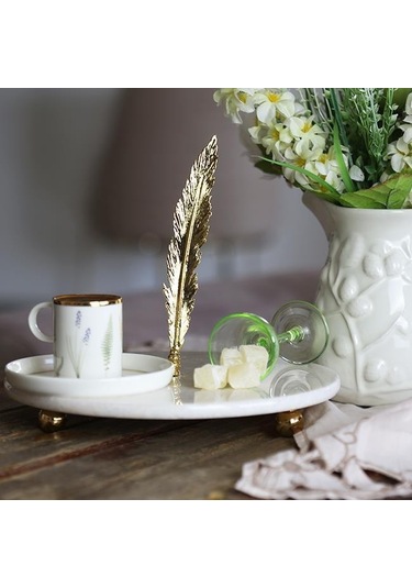 Akayev Mermer Beyaz 28 Cm Altın Boncuk Ayaklı Uzun Tüy Sunum Tabağı Beyaz