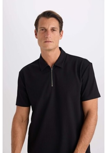 DeFacto Regular Fit Polo Yaka Yarım Fermuarlı Kısa Kollu Pilise Siyah Tişört B7355AX25SPBK81 DeFacto Regular Fit Polo Yaka Yarım Fermuarlı Kısa Kollu Pilise Siyah Tişört B7355AX25SPBK81