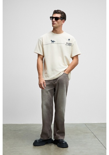 LANDI Erkek Önü Nakışlı Ve Baskılı Sırtı Baskılı %100 Organik Pamuk Bisiklet Yaka Oversize Fit Krem