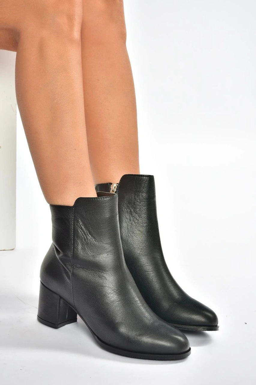 V468581003 Siyah Hakiki Deri Kalın Topuklu Kadın Bot Siyah-hakiki Deri