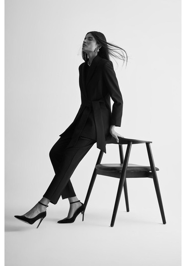 Mizalle Tek Pile Siyah Krep Klasik Pantolon Siyah