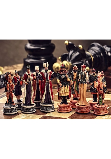 Osmanlı - Hun Satranç Takımı Şah 8 Cm Iki Büyük Imparatorluğun Destansı Çatışması Sadece Figür