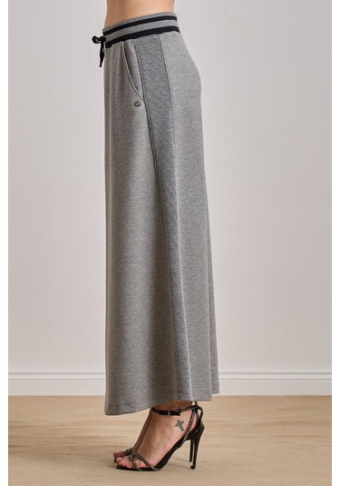 Yandan Cepli Gri Örme Etek Gri