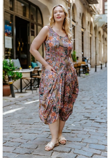 Otantik Desenli Bağcıklı U Yaka Büyük Beden Elbise Desenli