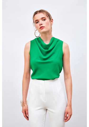 Sateen Degaje Yaka Kolsuz Bluz - Yeşil