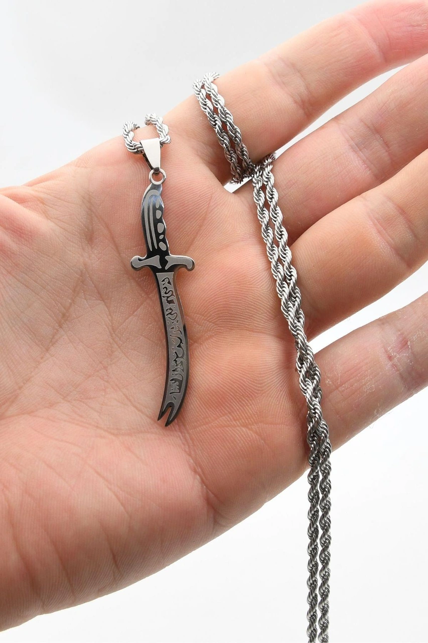 La Feta İlla Ali La Seyfe İlla Zülfikar Yazlı Kolye Paslanmaz Çelik Zincir 3mm 902304 Gümüş