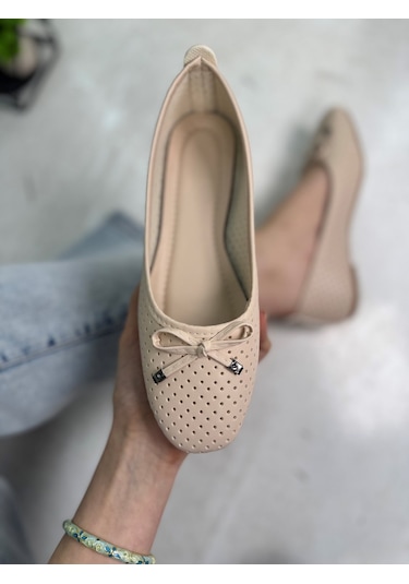 Günlük Kadın Delikli Babet Fiyonklu Metal Detaylı Yumuşak Dikiş Taban Hafif Rahat Ayakkabı 114 Bej