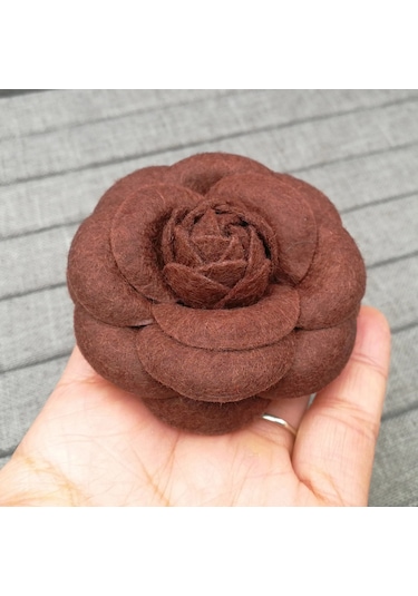 Lüks Siyah Beyaz Kumaş Kamelya Çiçek Broşu Kadın Büyük Gül Brown- Wool 7cm Kahverengi Çok Renkli