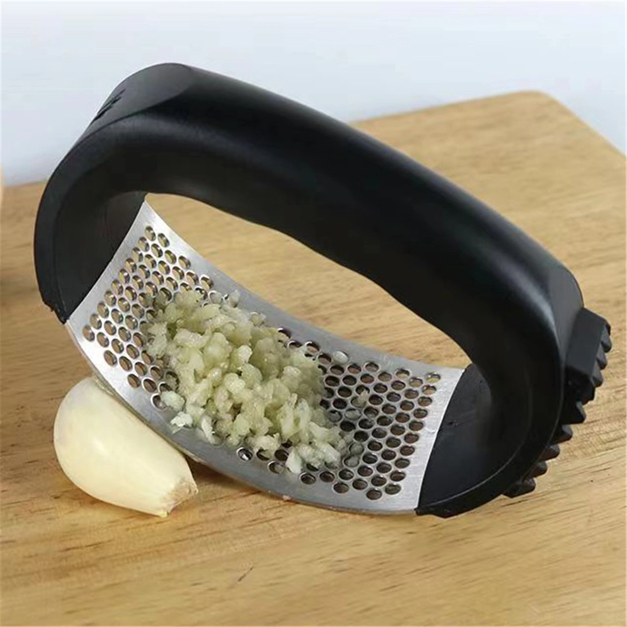 Youtek Stainless Steel Zencefil Ezici - Pratik Mutfak Aleti, Kolay Kullanım, Dayanıklı Malzeme, Taze Sarımsak Ezme, El Kokusuz, Temizliği Kolay Siyah