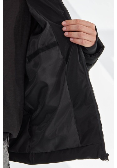 Delpino Dar Kesim Kapüşonlu Şişme Karbon Siyah Erkek Mont 2205 Siyah