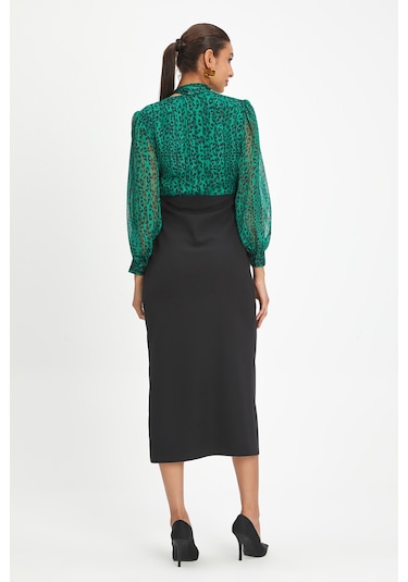 Kadın Leopar Desenli Midi Elbise - Fiyonk Yaka, Düğme Ve Yırtmaç Detaylı, Şık Ve Modern Tasarım - Günlük Ve Özel Davetler İçin Elbise Yeşil