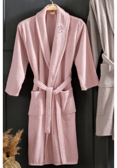 Güvenal Asya 16 Parça Kutulu Çeyizlik Aile Bornoz Seti