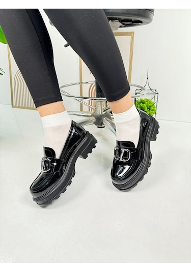 Günlük Kadın Loafer V Tokalı Kalın Topuklu Tırtıklı Tabanlı Oval Burunlu Makosen Ayakkabı 7455 - 7453 7455 Siyah Rugan