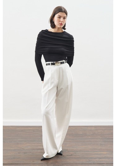 Büzgü Detaylı Bluz Siyah Siyah