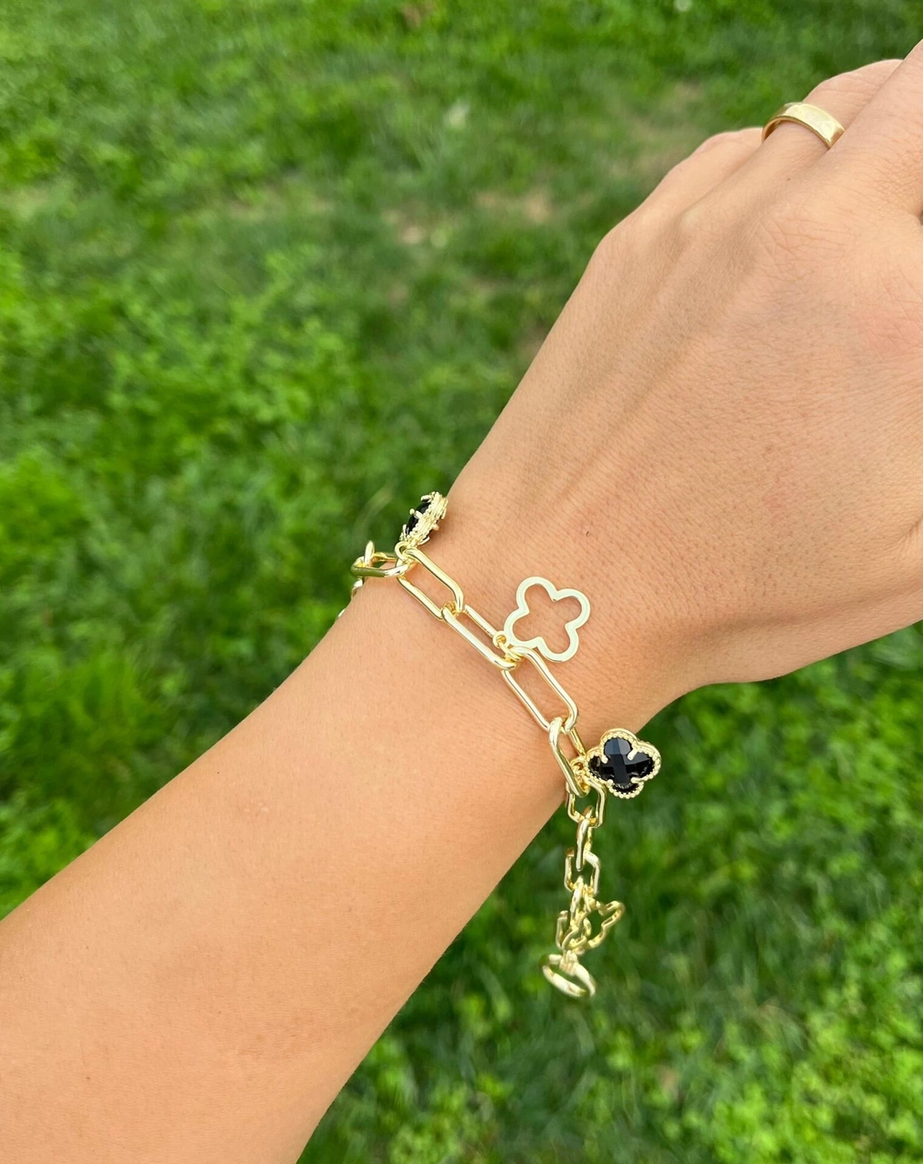 Siyah Taşlı Yonca Bileklik Çok Renkli