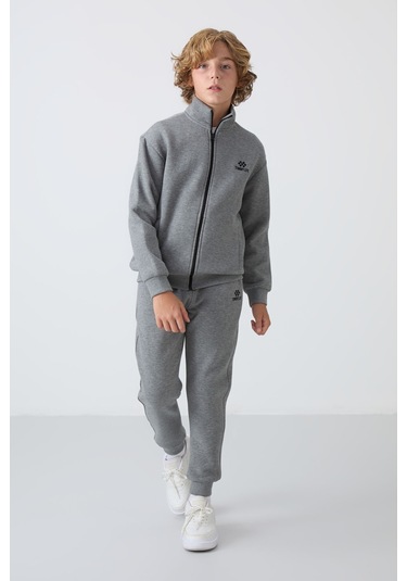 Gri Melanj Pamuklu Kalın İçi Tüylü Yumuşak Dokulu Standart Fit Nakışlı Erkek Çocuk Eşofman Takım - 11256 Gri Melanj
