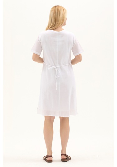 Şile Bezi Beyaz Kısa Kol Kruvaze Yaka Nakışlı Yazlık Midi Elbise