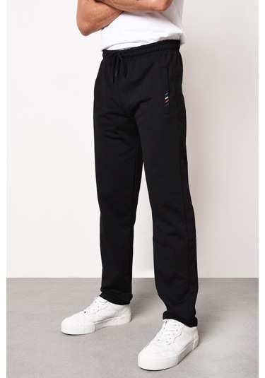 Erkek Gri Fermuar Cep Nakış Detaylı Düz Paça Rahat Kesim Eşofman Altı Siyah