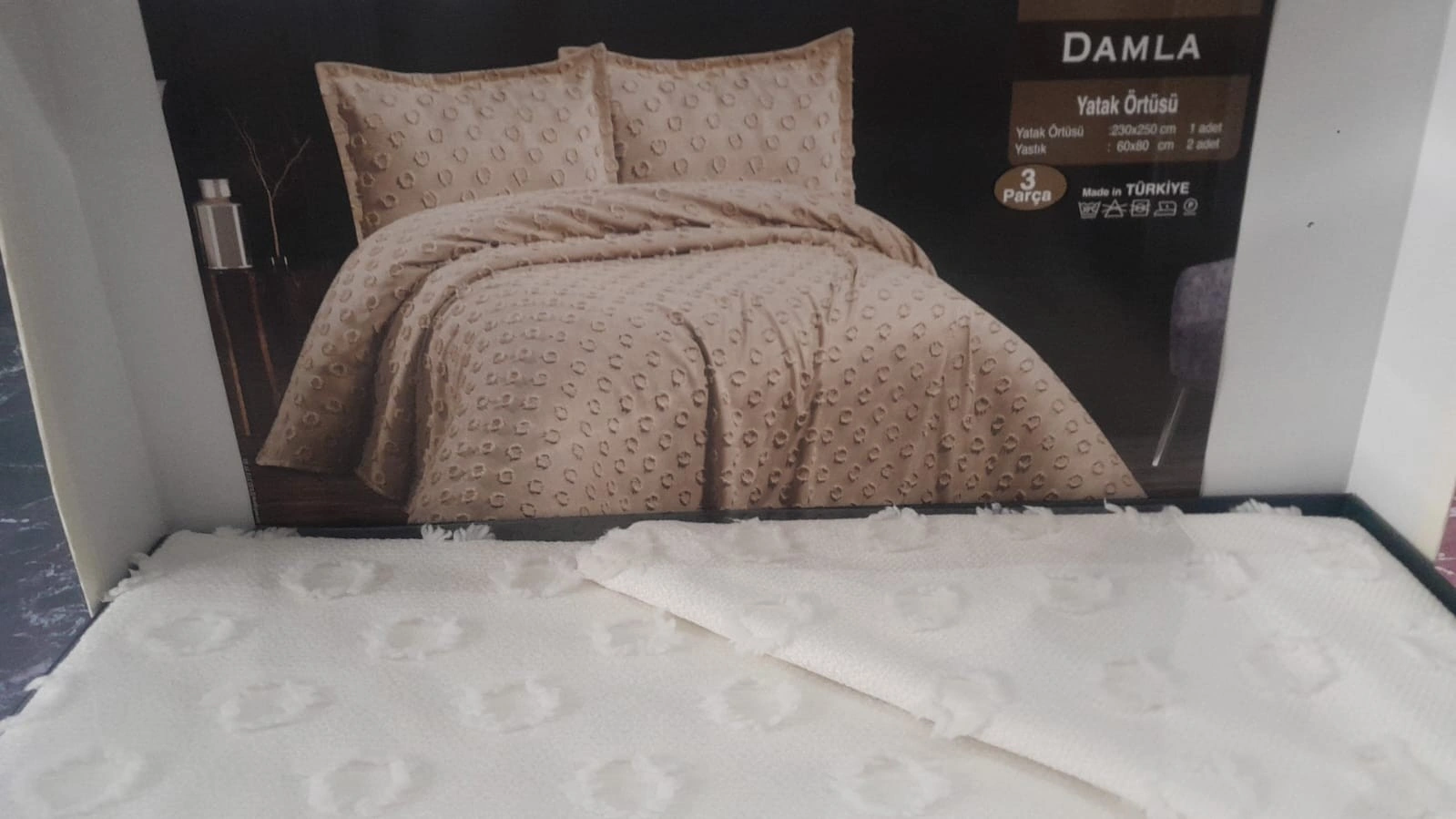 Jakarlı Sakallı Yatak Örtüsü Tek Kişilik Damla Ekru Diğer