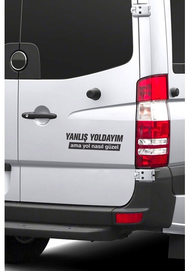 Yanlış Yoldayım Ama Yol Nasıl Güzel Araç Sticker 21x29 Cm, Oto Sticker, Araba Sticker