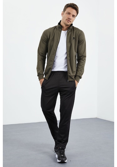 Tommy Life Camel - Siyah Dik Yaka Fermuarlı Standart Kalıp Klasik Paça Erkek Eşofman Takımı - 85162 Kahverengi - Siyah Tommy Life Camel - Siyah Dik Yaka Fermuarlı Standart Kalıp Klasik Paça Erkek Eşofman Takımı - 85162 Kahverengi - Siyah