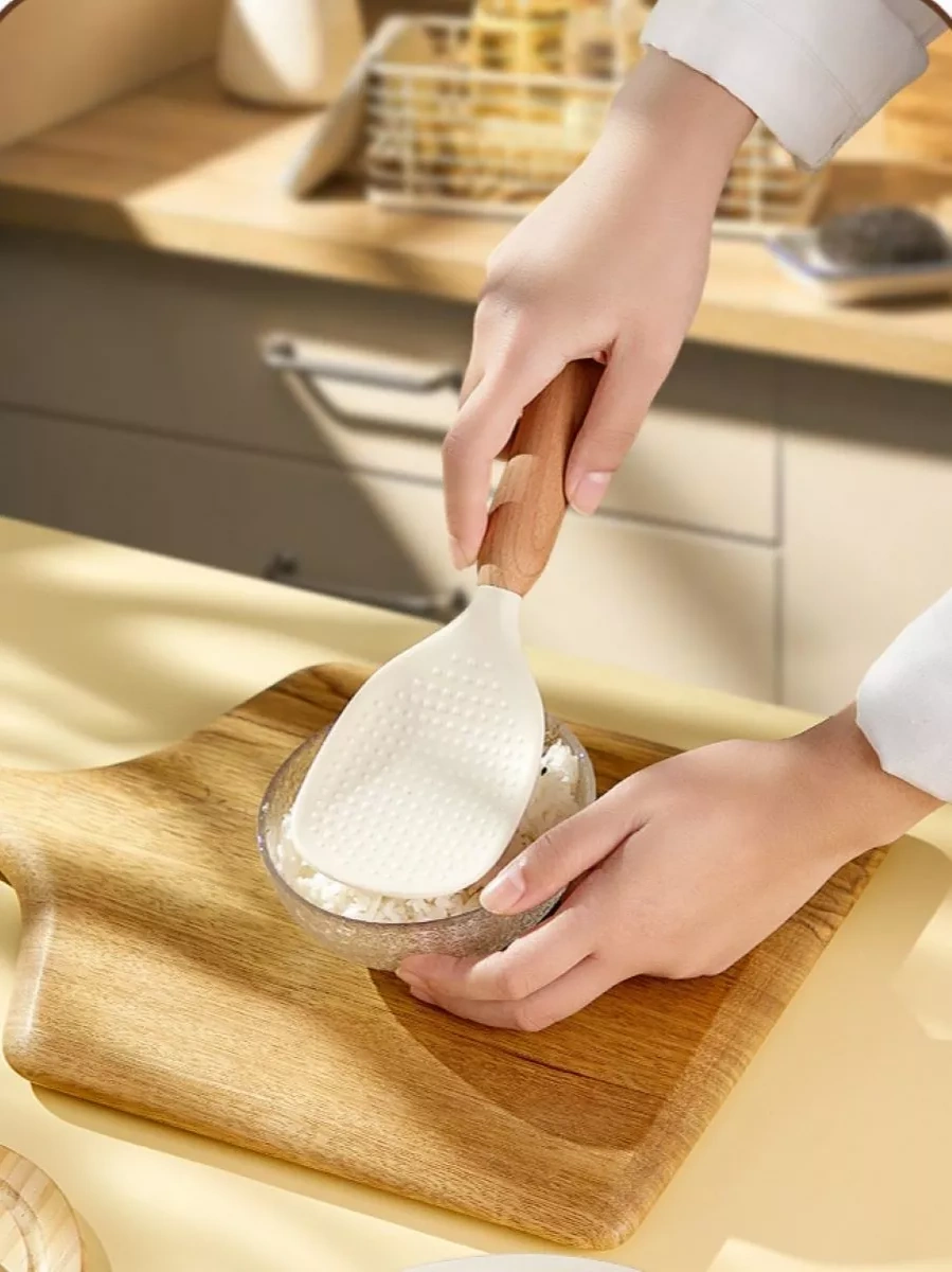 Stil'nyj İ Udobnyj Dom Ağaç Saplı Silikon Mutfak Spatulası 226208367 Beyaz