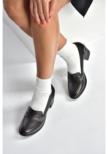 Fox Shoes V468707503 Siyah Hakiki Deri Kalın Topuklu Kadın Ayakkabı Siyah