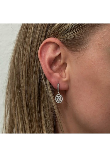 Gümüş Oval Taşlı Sallantılı Küpe