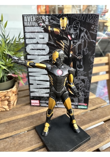 MARVEL-AVENGERS-IRON MAN ARTFX STATUE FIGURE 1/10