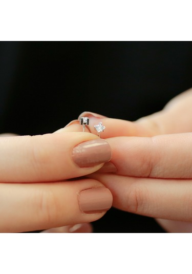 Lova 0.16 Karat Pırlanta Tektaş Küpe - 3030001