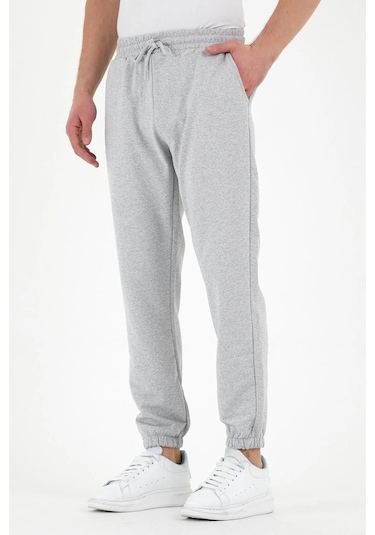 Erkek Eşofman Altı Etiketli Arka Ve Yan Cepli Regular Fit Lastik Paça 001 Gri Erkek Eşofman Altı Etiketli Arka Ve Yan Cepli Regular Fit Lastik Paça 001 Gri