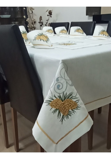 Nakışlı Desenli Masa Örtüsü Takımı 12 Kişilik 14 Parça Peçete Runner Krem
