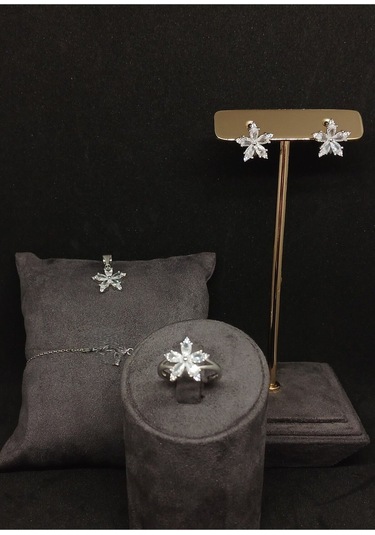 Çiçek Motifli Taşlı Gümüş Takı Seti 925 Ayar, Şık Ve Zarif Kadın Aksesuarı Gümüş