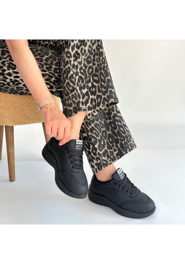 Yejja Siyah Cilt Bağcıklı Spor Ayakkabı Çok Renkli