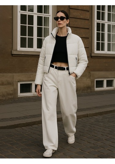 Şişme Önü Fermuarlı Kısa Beyaz Mont Beyaz