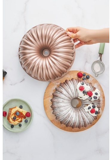 Karaca  Cake Pro Dilimli Rosegold Döküm Kek Kalıbı