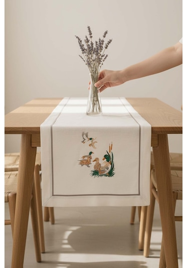 Kuş Nakışlı Runner 50x130 Cm Krem