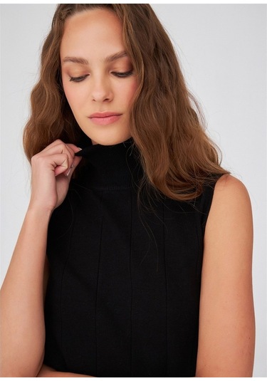 Peraluna Kadın Balıkçı Yaka Dar Kalıp Kolsuz Bluz Siyah-Siyah