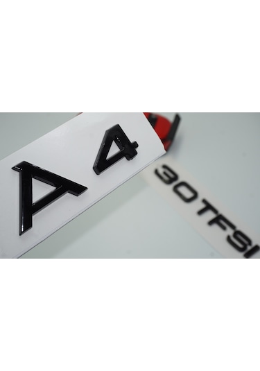 Audi A4 30 TFSi Parlak Siyah ABS 3M 3D Bagaj Yazı Logo Ür