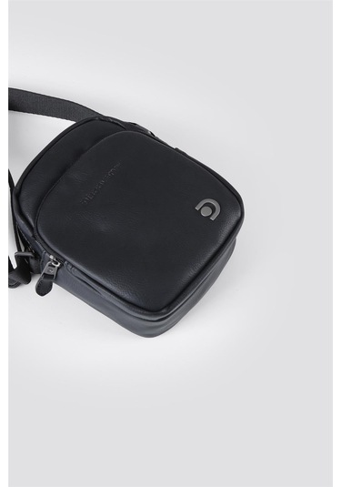 Dıscovery D03354 Askılı Çanta Siyah