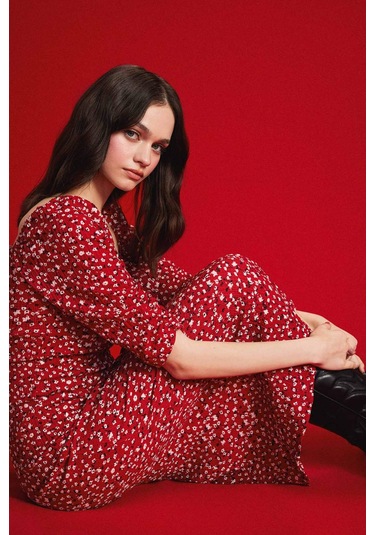 DeFacto Bodycon Vücudu Saran Kare Yaka Çiçek Desenli Yırtmaçlı Bürümcük Yarım Kol Midi Elbise Z5262AZ25SPBR466