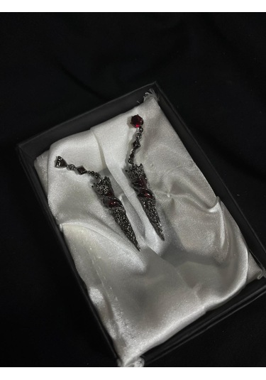 Dükkan Design Rönasans Gotik Küpe Siyah - Kırmızı
